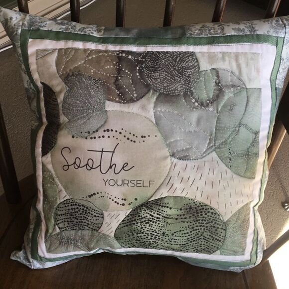 CLOSEOUT SALE $10. NWT Hand Crafted, Quilted Decorative Pillow - Picture 1 of 9